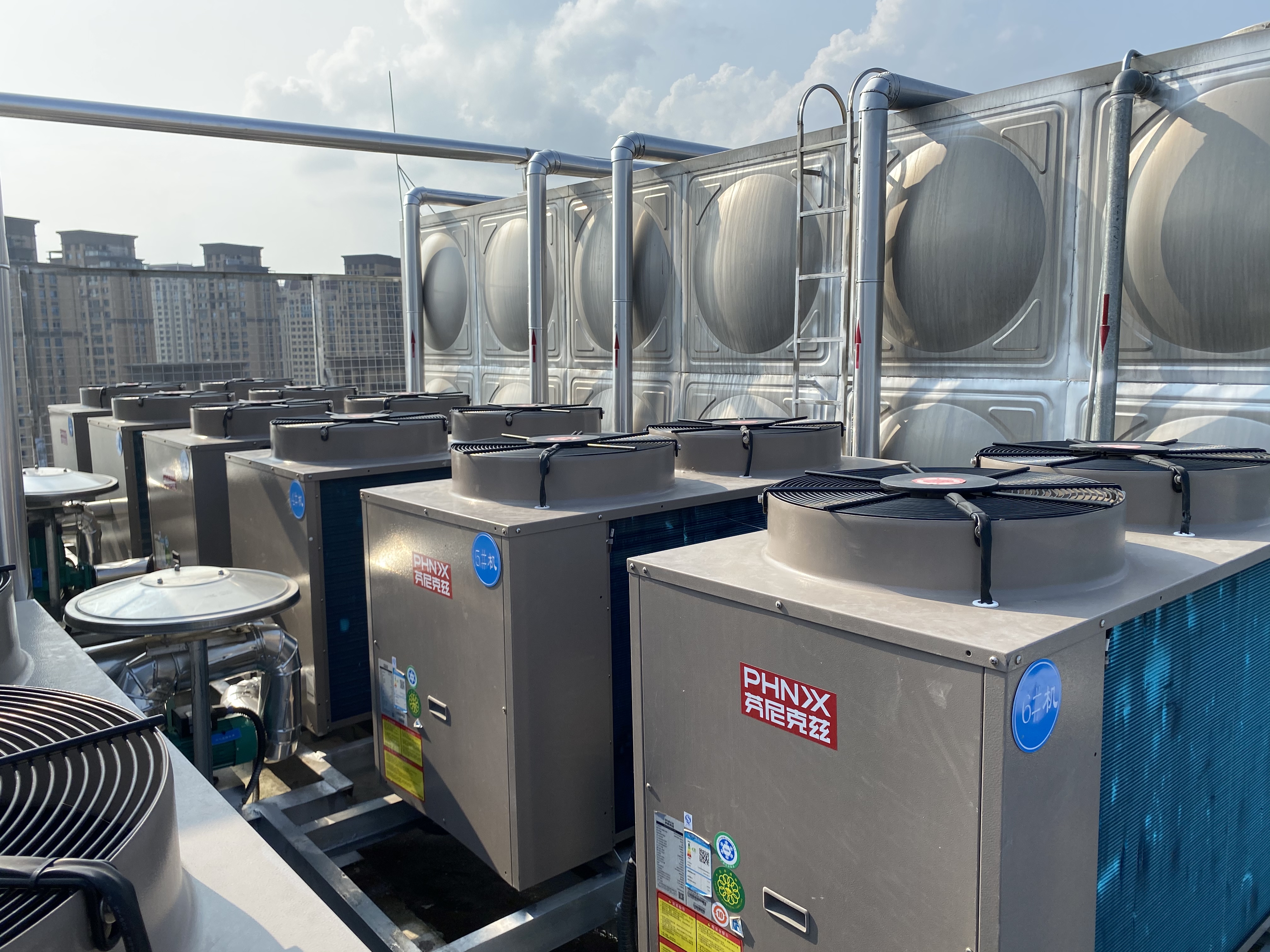 空氣能超低溫?zé)岜玫男阅芴攸c(diǎn)